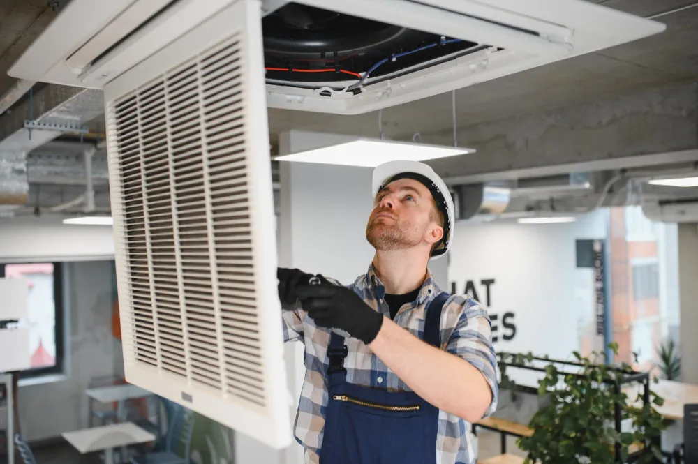 Conserto de FAN-COIL - Rio de Janeiro // Manutenção Preventiva de Ar Condicionado
